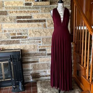 Lulu’s XS burgundy infinity dress. Many ways to wear top, many possibilities